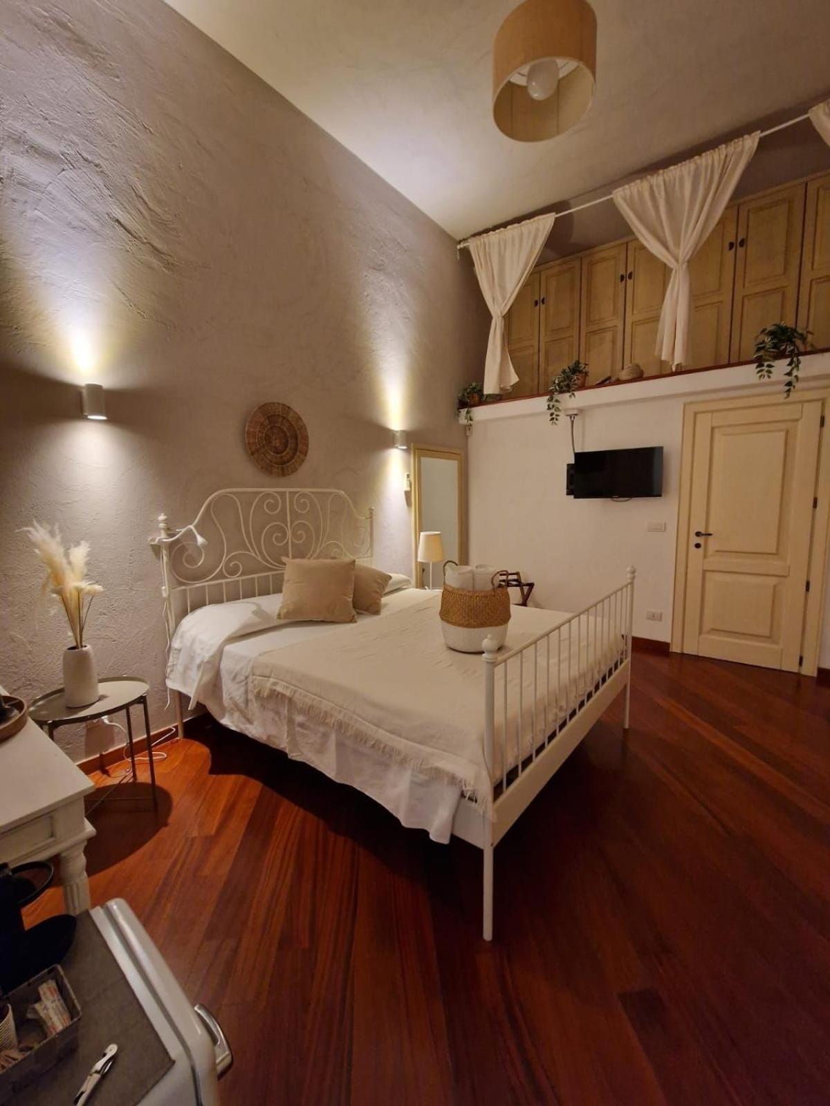 Apulia Journey - Manzoni 11 Hotel Бари Екстериор снимка
