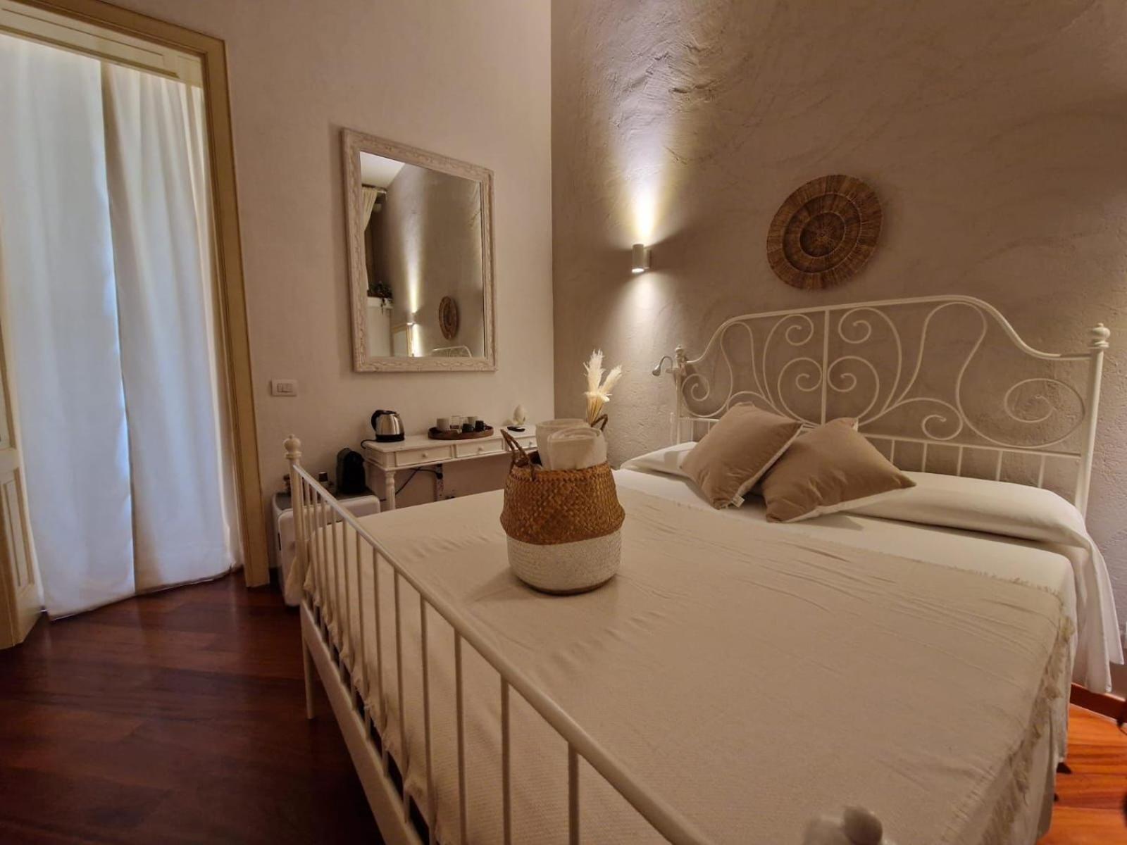 Apulia Journey - Manzoni 11 Hotel Бари Екстериор снимка