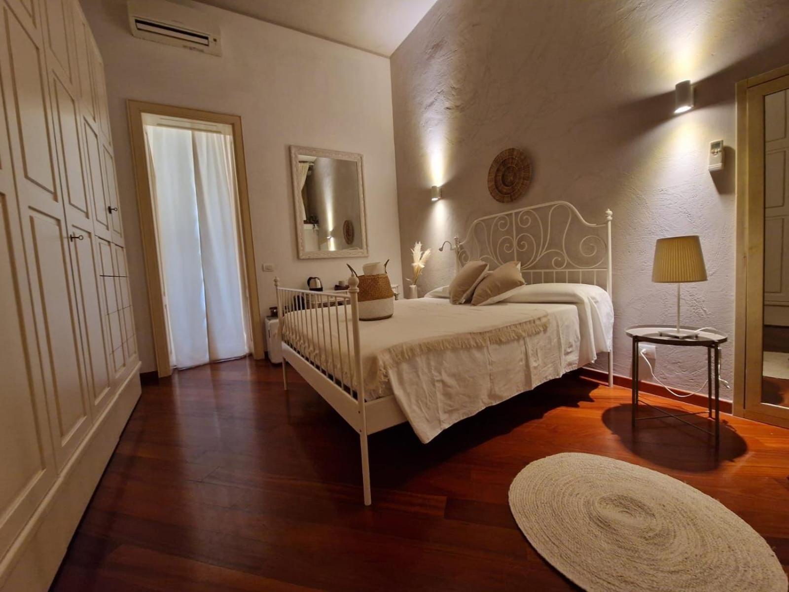 Apulia Journey - Manzoni 11 Hotel Бари Екстериор снимка