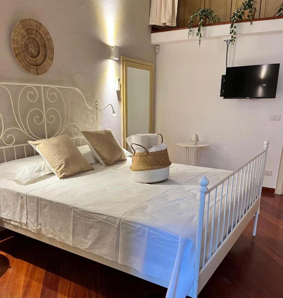 Apulia Journey - Manzoni 11 Hotel Бари Екстериор снимка